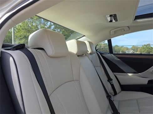 New 2025 Lexus ES 350 Ultra Luxury image 14