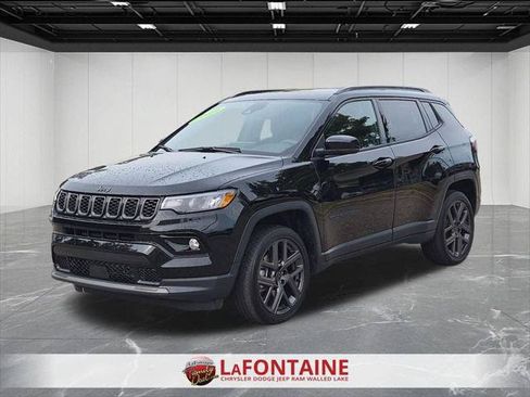 Certified 2025 Jeep Compass Limited w/ Sun & Sound Group AWD/4WD image 1