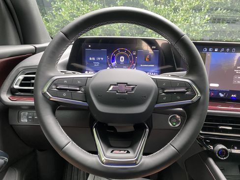Used 2026 Chevrolet Traverse Z71 AWD/4WD image 18