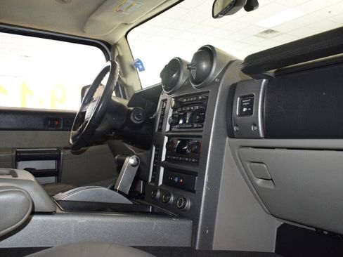 Used 2003 HUMMER H2 w/ Preferred Equipment Group AWD/4WD image 45
