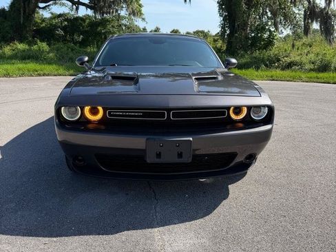 Used 2019 Dodge Challenger SXT RWD image 8