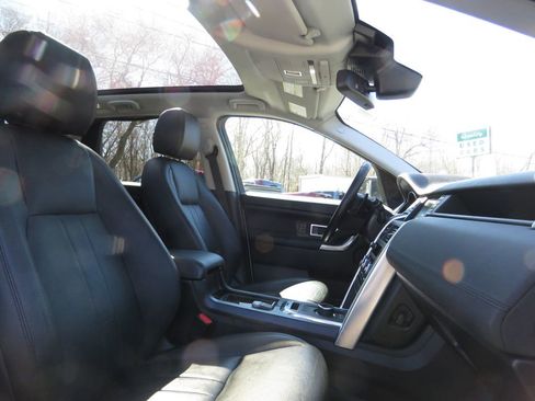 Used 2019 Land Rover Discovery Sport HSE image 13