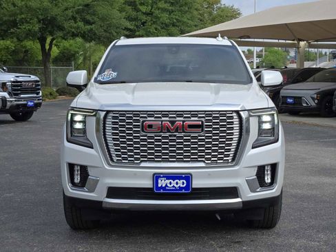 Used 2022 GMC Yukon Denali image 2