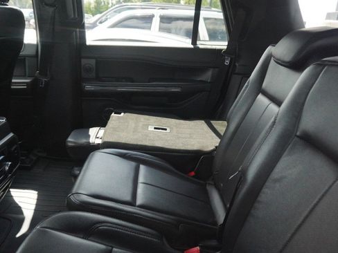Used 2019 Ford Expedition XLT w/ Equipment Group 202A RWD image 12
