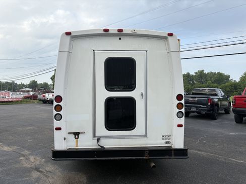 Used 2019 Ford E-350 and Econoline 350 Super Duty w/ Shuttle Bus Prep Package RWD image 3