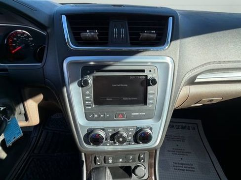 Used 2014 GMC Acadia SLT image 12