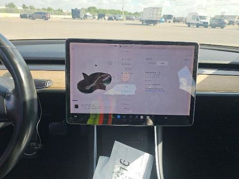 Used 2018 Tesla Model 3 Long Range AWD/4WD image 18