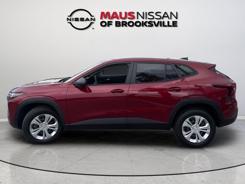 Used 2025 Chevrolet Trax LS FWD image 5