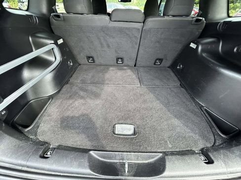 Used 2016 Jeep Cherokee Latitude AWD/4WD image 16