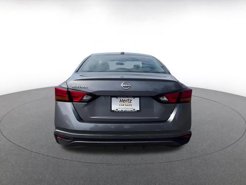 Used 2025 Nissan Altima 2.5 SV FWD image 12