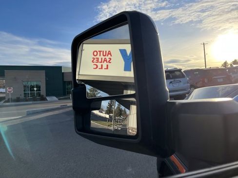 Used 2022 GMC Sierra 3500 Denali w/ Denali Ultimate Package image 24