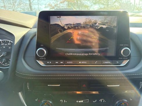 Used 2023 Nissan Rogue SV w/ SV Premium Package image 36