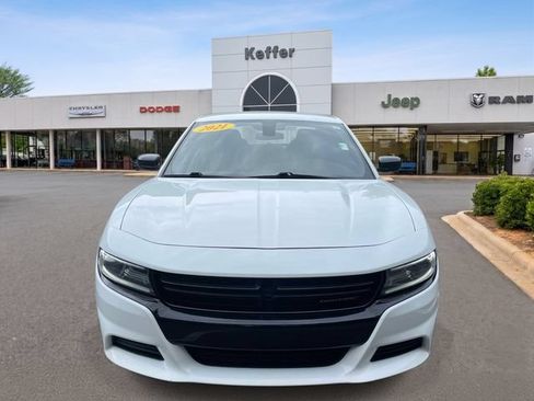 Used 2021 Dodge Charger SXT w/ Blacktop Package RWD image 3
