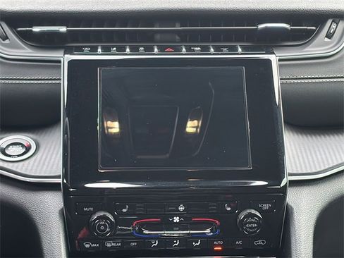 Certified 2025 Jeep Grand Cherokee Laredo X w/ Luxury Tech Group I image 23