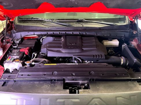 Used 2021 Nissan Titan PRO-4X w/ Pro-4x Convenience Package AWD/4WD image 32