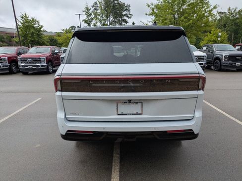 Used 2025 Lincoln Navigator L Black Label AWD/4WD image 5