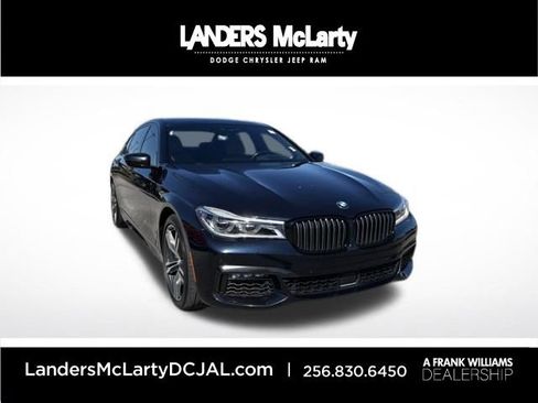 Used 2019 BMW 750i image 1