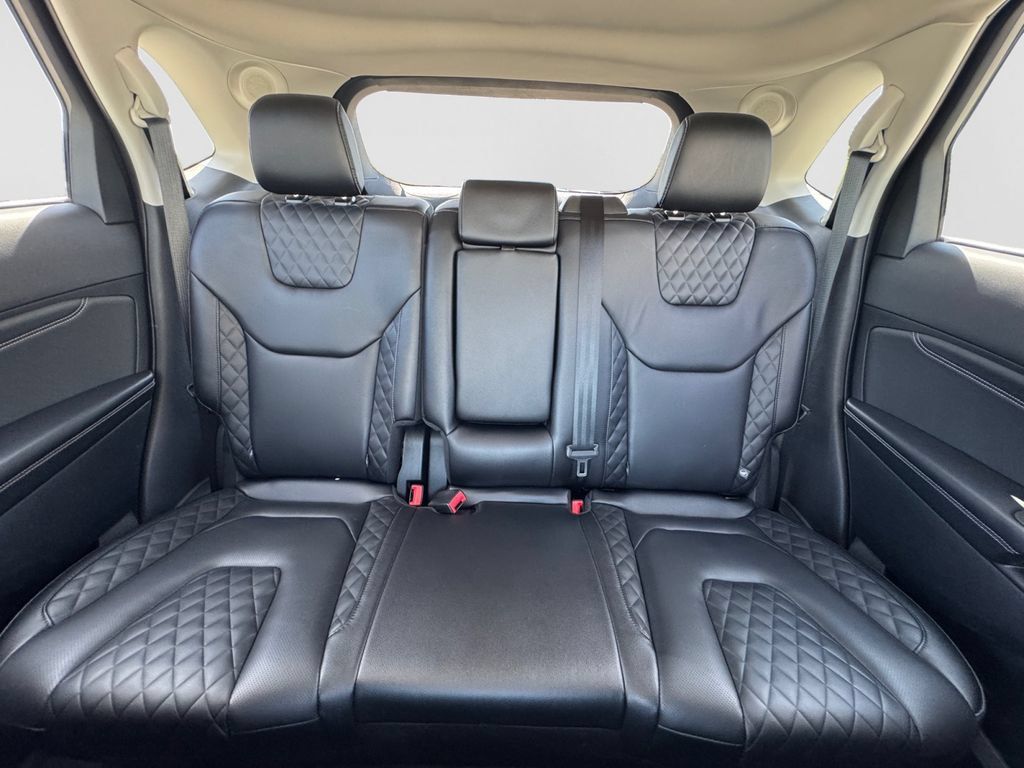 Used 2024 Ford Edge Titanium w/ Equipment Group 301A AWD/4WD image 16