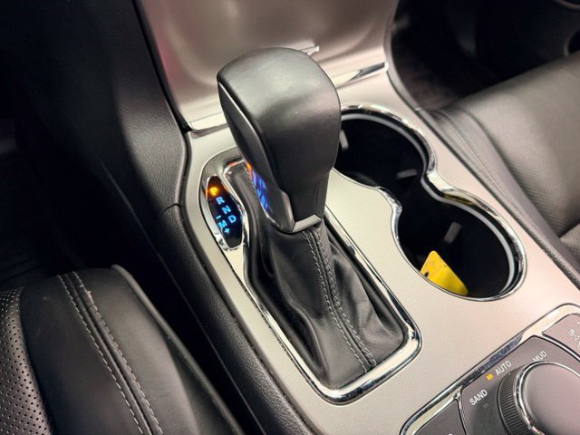 Used 2020 Jeep Grand Cherokee Overland AWD/4WD image 15