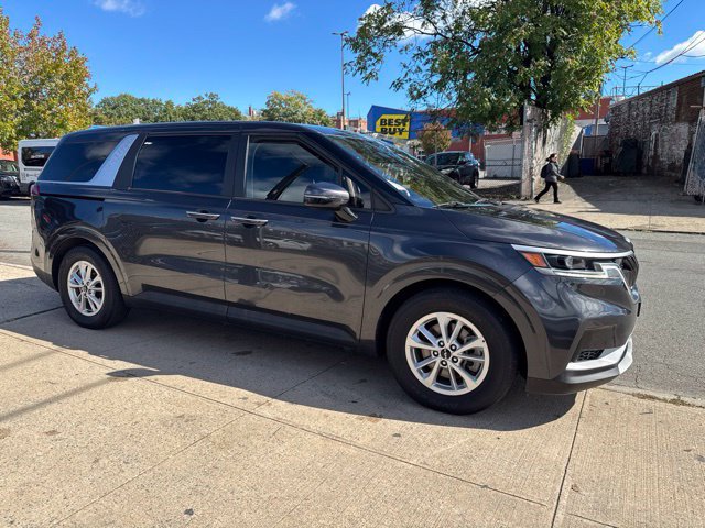 Used 2022 Kia Carnival LX FWD image 11