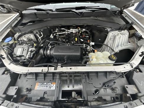 Used 2022 Ford Explorer XLT w/ Equipment Group 202A image 17