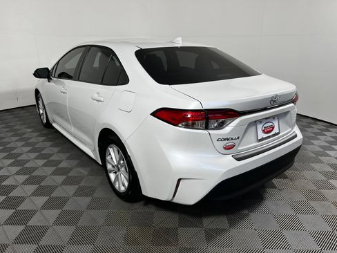 Used 2026 Toyota Corolla LE w/ LE Premium Package FWD image 7