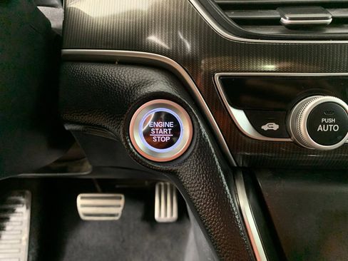 Used 2019 Honda Accord Sport image 17