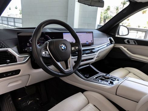 Certified 2025 BMW X5 xDrive50e w/ Executive Package AWD/4WD image 16