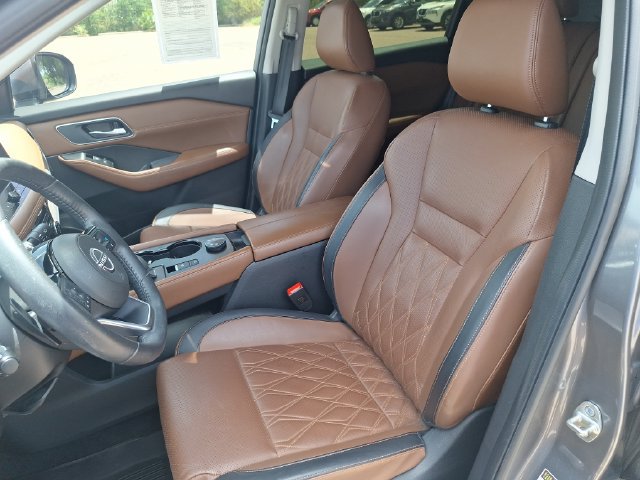 Used 2024 Nissan Rogue Platinum AWD/4WD image 9