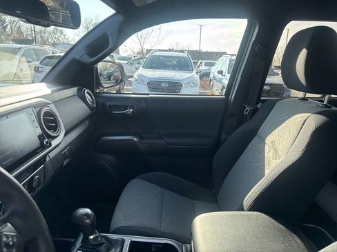 Used 2021 Toyota Tacoma TRD Off-Road image 19