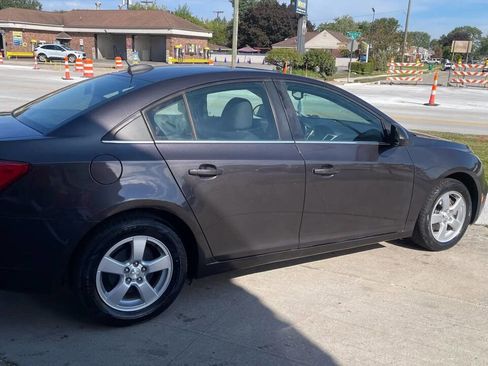 Used 2016 Chevrolet Cruze LT image 4