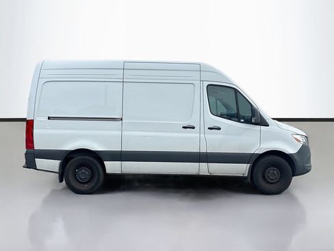 Used 2024 Mercedes-Benz Sprinter 2500 image 2