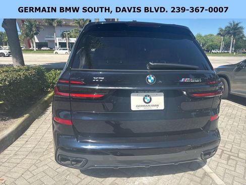 Used 2025 BMW X7 M60i image 7