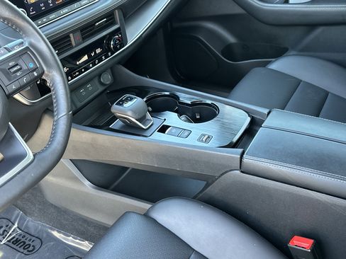 Certified 2024 Nissan Rogue SV w/ SV Premium Package FWD image 23