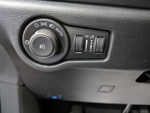 New 2025 Chrysler Pacifica Select image 18