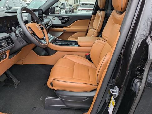 Used 2025 Lincoln Aviator Black Label image 19