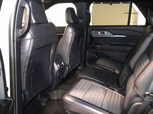 Used 2025 Ford Explorer ST-Line w/ Premium Package image 53