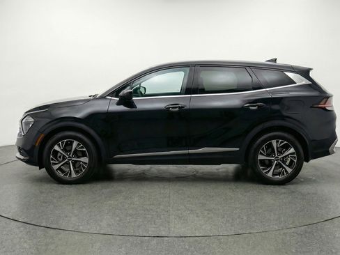 Used 2025 Kia Sportage LX image 5