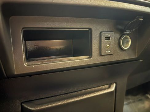 Used 2018 Nissan Titan S AWD/4WD image 17