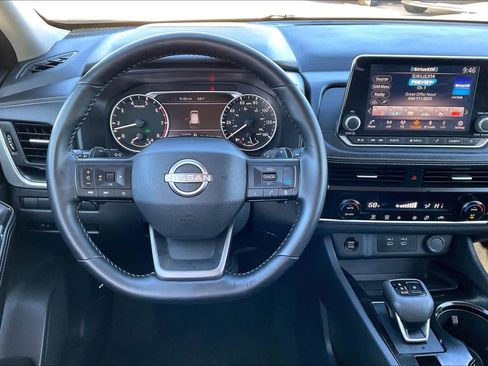 Used 2025 Nissan Rogue SV image 5