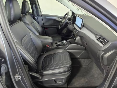 Used 2024 Ford Escape SE w/ PHEV Premium Package image 11