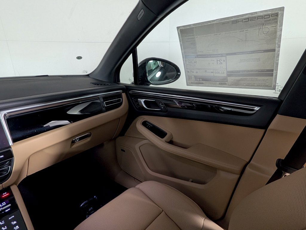 New 2026 Porsche Macan AWD/4WD image 23