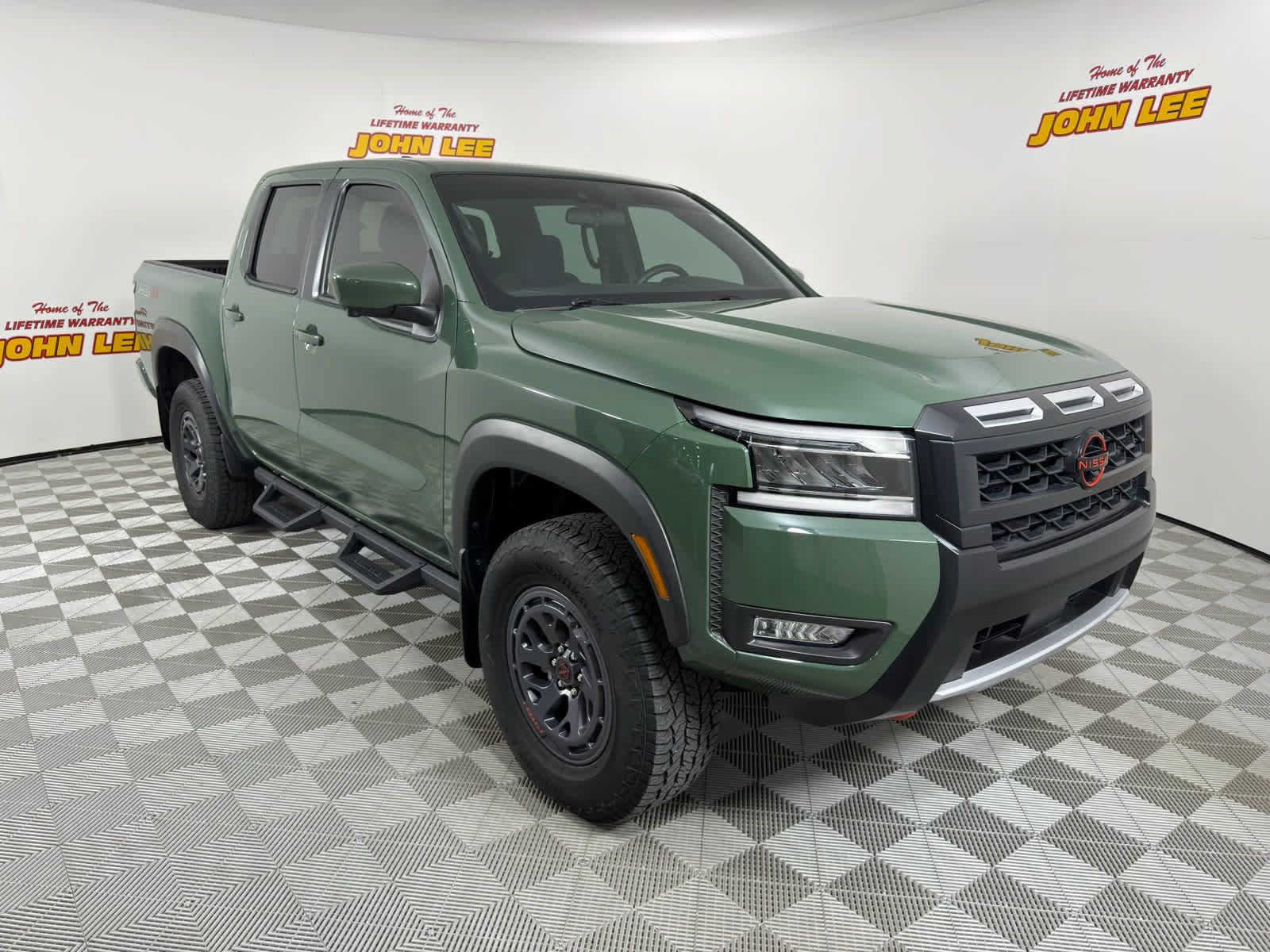 Certified 2025 Nissan Frontier PRO-4X w/ Pro Convenience Package AWD/4WD image 8