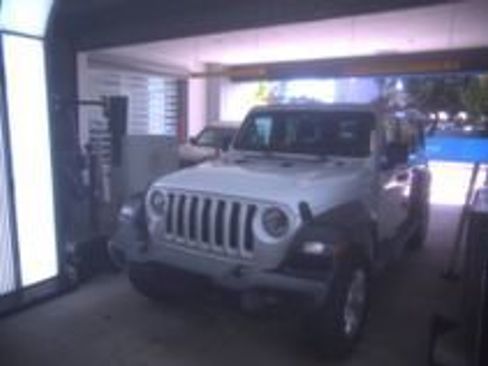 Used 2018 Jeep Wrangler Unlimited Sport S AWD/4WD image 27