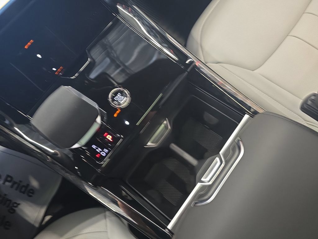 New 2026 Land Rover Range Rover Sport Dynamic SE AWD/4WD image 18