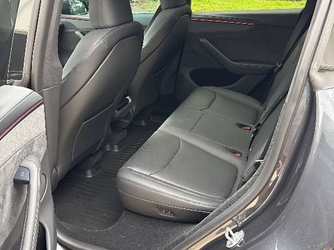 Used 2026 Tesla Model Y 2WD image 8