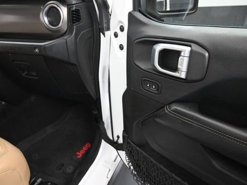 Used 2018 Jeep Wrangler Unlimited Rubicon w/ Steel Bumper Group AWD/4WD image 26