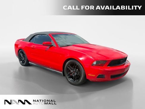 Used 2012 Ford Mustang Convertible RWD image 7