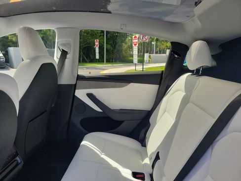 Used 2026 Tesla Model Y Long Range AWD/4WD image 13