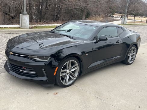 Used 2017 Chevrolet Camaro LT image 5